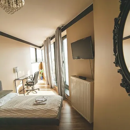 Pavia Apartment *